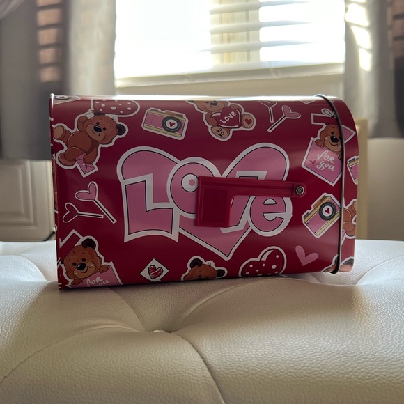 Tin Mailbox - Picture 5 of 6